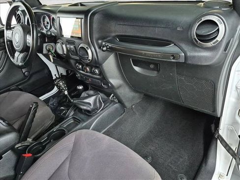 Used 2015 Jeep Wrangler Sport w/ Quick Order Package 23S AWD/4WD image 20
