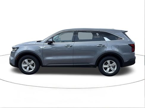 Used 2023 Kia Sorento LX FWD image 6