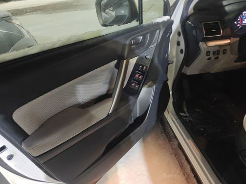 Used 2017 Subaru Forester 2.5i Premium image 5