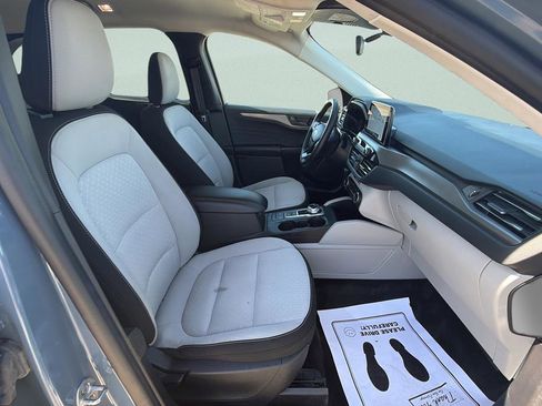 Used 2025 Ford Escape Active w/ Cold Weather Package image 11