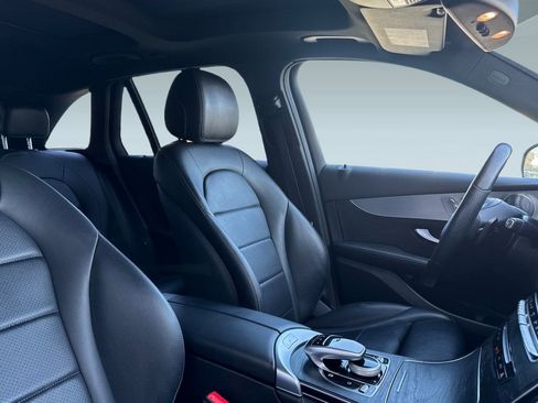 Used 2019 Mercedes-Benz GLC 350e 4MATIC image 32