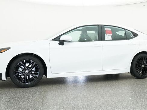 New 2026 Toyota Camry SE FWD image 40