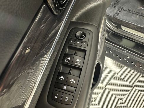 Used 2020 Jeep Grand Cherokee Overland image 26