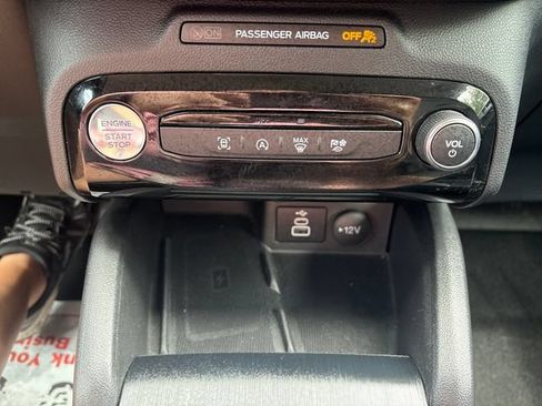 Used 2025 Ford Escape Platinum AWD/4WD image 16