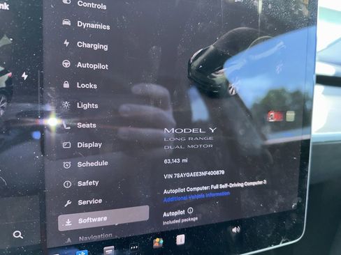 Used 2022 Tesla Model Y Long Range image 7