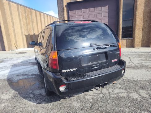 Used 2005 GMC Envoy Denali image 7