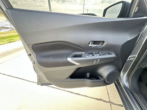 Used 2021 Nissan Kicks SV FWD image 21