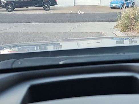 Used 2023 Buick Envision Avenir image 17