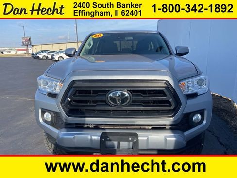 Used 2020 Toyota Tacoma SR image 8