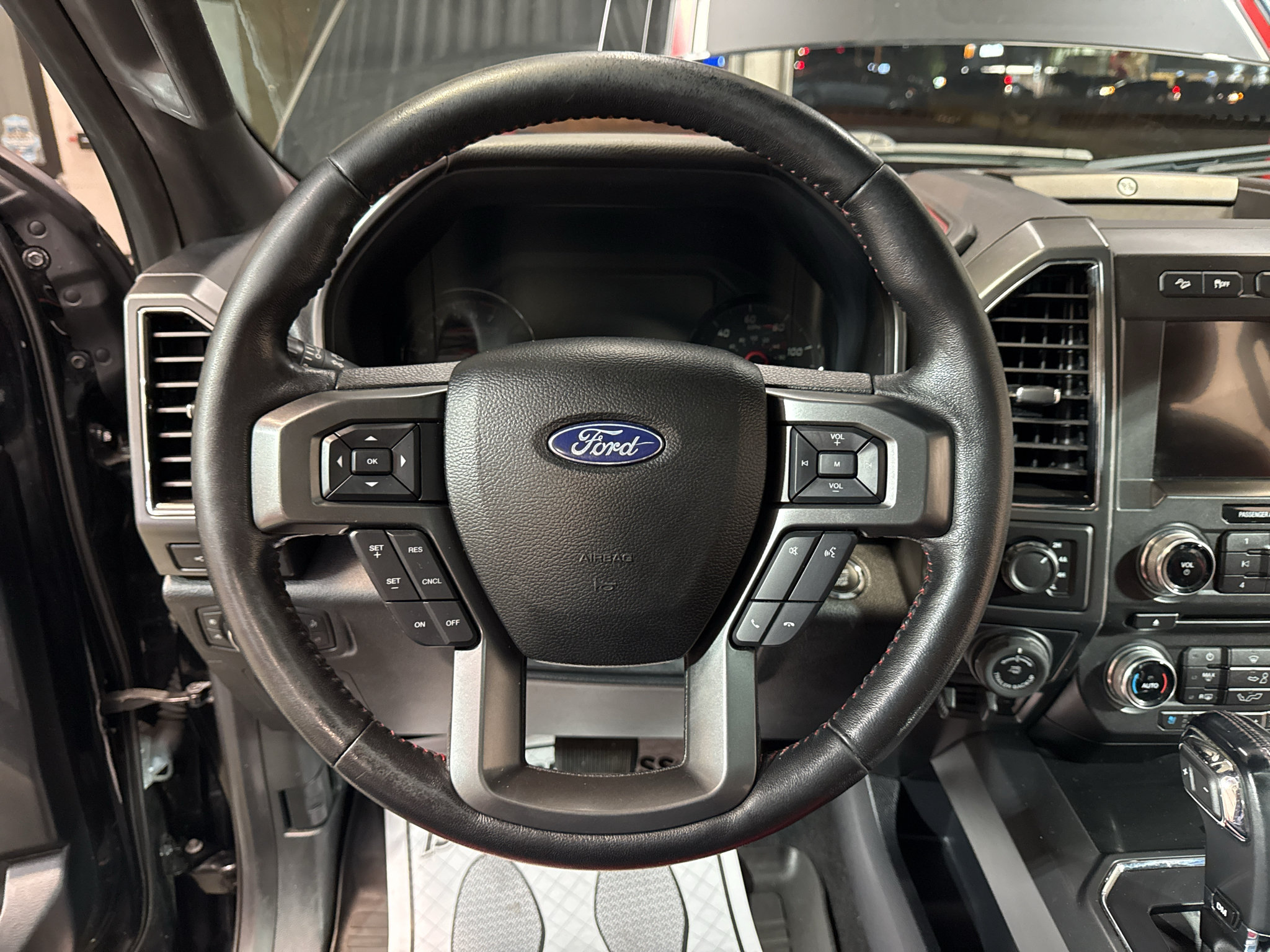 Used 2018 Ford F150 Lariat w/ Equipment Group 502A Luxury AWD/4WD image 18