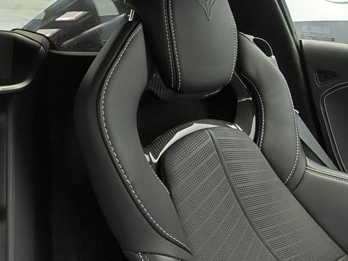 Used 2025 Chevrolet Corvette Stingray Premium Cpe w/ Z51 Performance Package RWD image 15