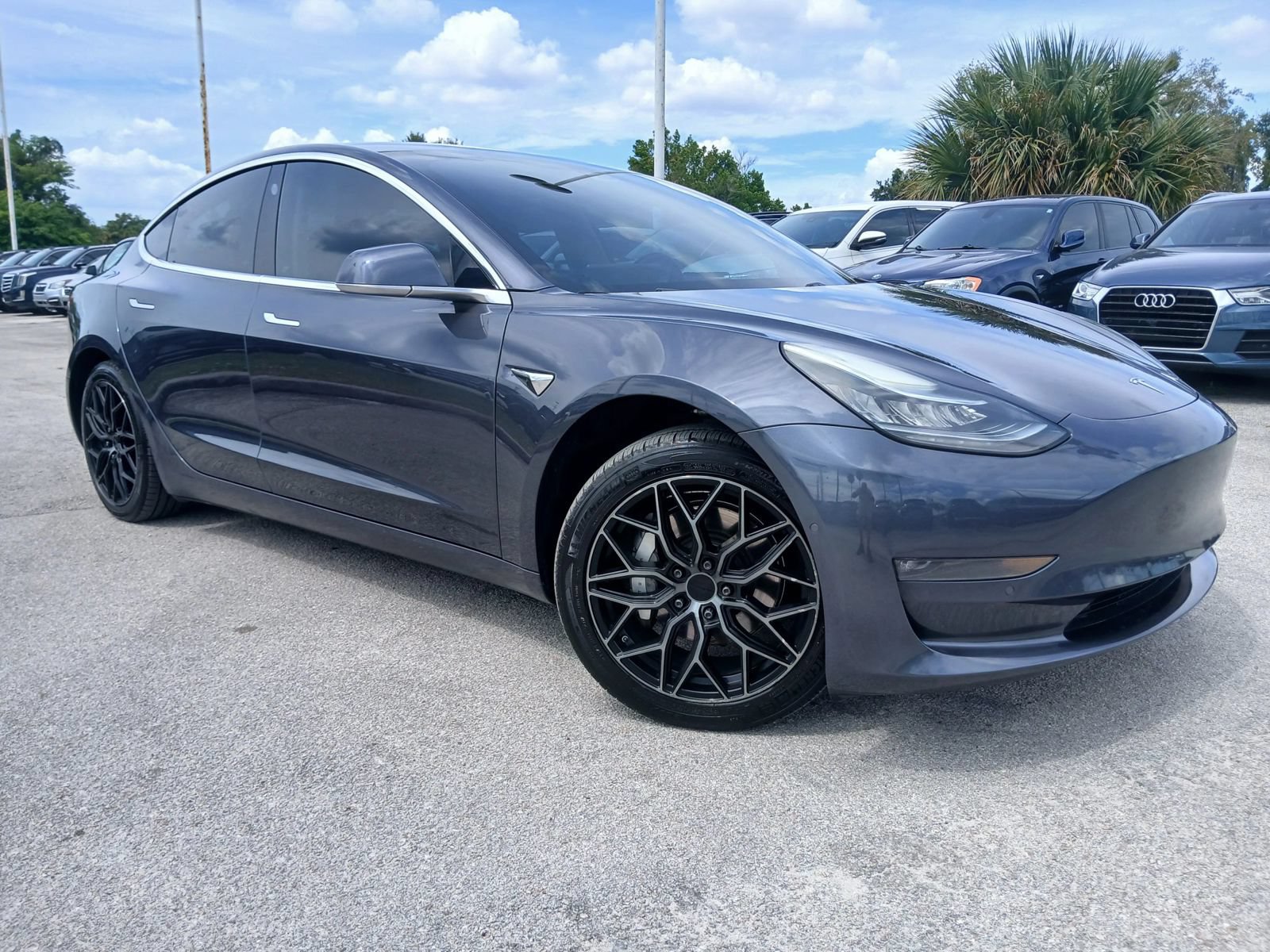 Used 2018 Tesla Model 3 Long Range RWD image 1