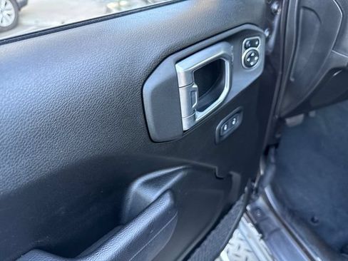 Used 2024 Jeep Wrangler Unlimited AWD/4WD image 11