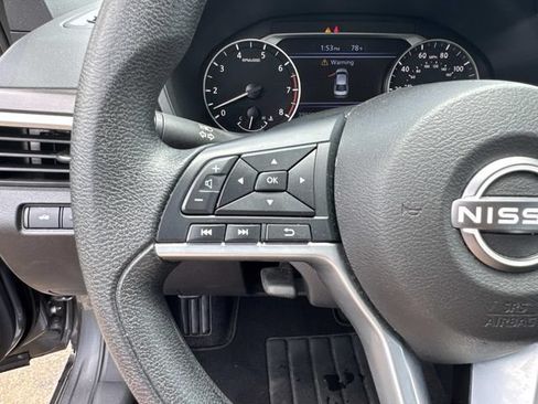 Used 2025 Nissan Altima 2.5 SV FWD image 29