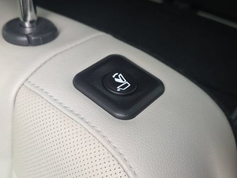Used 2022 Kia Telluride SX FWD image 17