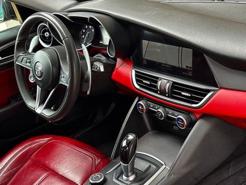Used 2018 Alfa Romeo Giulia image 29