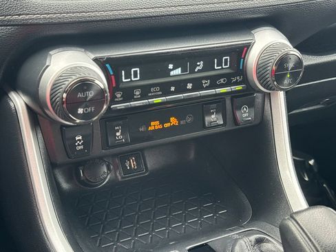 Used 2025 Toyota RAV4 XLE w/ Weather Package AWD/4WD image 25