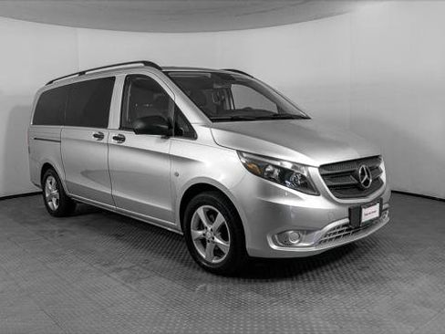 Used 2016 Mercedes-Benz Metris Passenger w/ Premium Appearance Package image 11