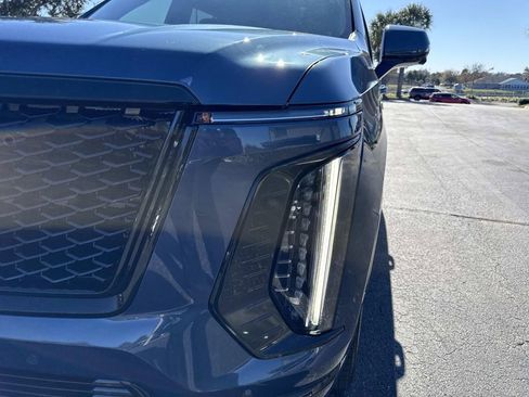 New 2026 Cadillac Escalade Platinum Sport w/ LPO, ONYX Package image 9