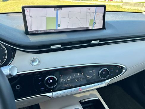 Used 2023 Genesis GV70 2.5T w/ Advanced Package AWD/4WD image 16