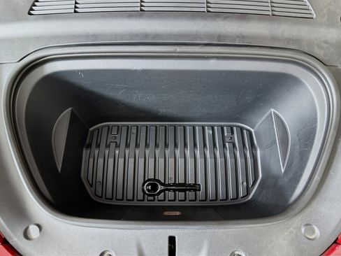 Used 2023 Tesla Model Y Long Range image 32