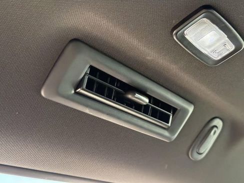 Used 2023 GMC Yukon XL Denali w/ Denali Reserve Package RWD image 21