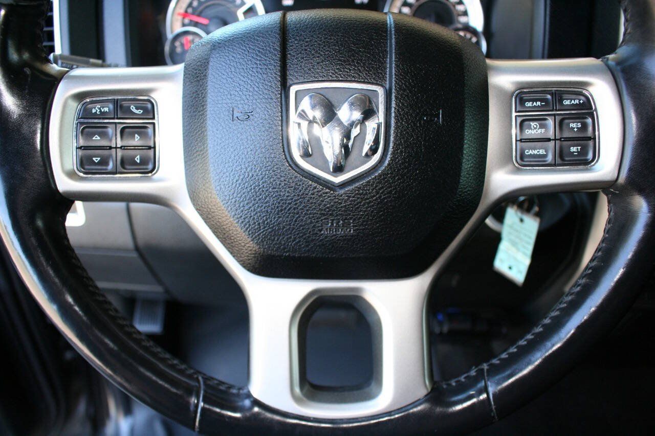 Used 2017 RAM 1500 Laramie AWD/4WD image 16