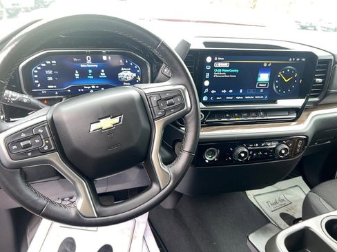 Used 2022 Chevrolet Silverado 1500 LT image 15