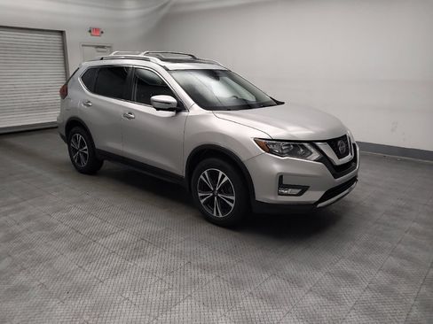 Used 2020 Nissan Rogue SV w/ Sun & Sound Touring Package AWD/4WD image 11
