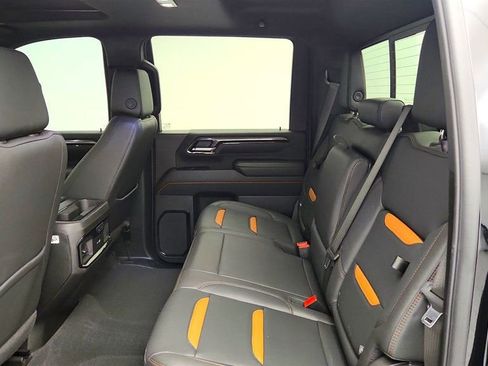 Used 2025 GMC Sierra 2500 AT4 w/ AT4 Premium Plus Package AWD/4WD image 21