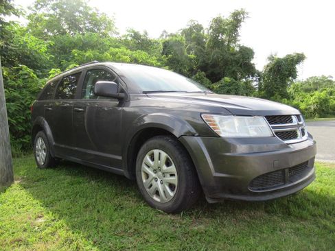 Used 2020 Dodge Journey SE w/ SE Popular Equipment Group FWD image 1