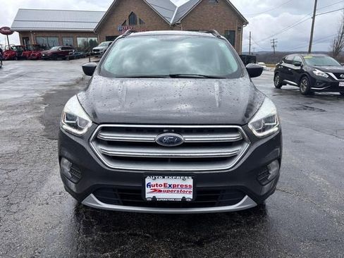 Used 2017 Ford Escape SE w/ Equipment Group 201A AWD/4WD image 2