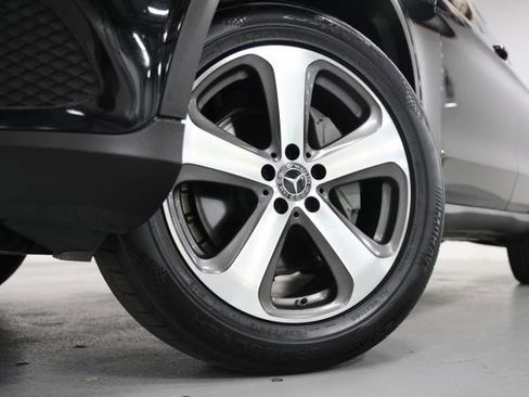Used 2018 Mercedes-Benz GLC 300 4MATIC image 11