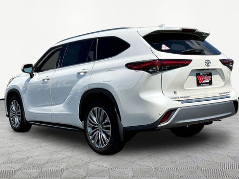 Used 2021 Toyota Highlander Platinum AWD/4WD image 4