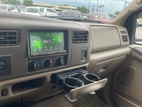 Used 2004 Ford F350 Lariat RWD image 10