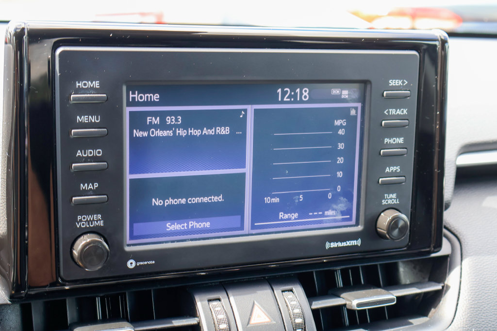Used 2021 Toyota RAV4 XLE Premium FWD image 6