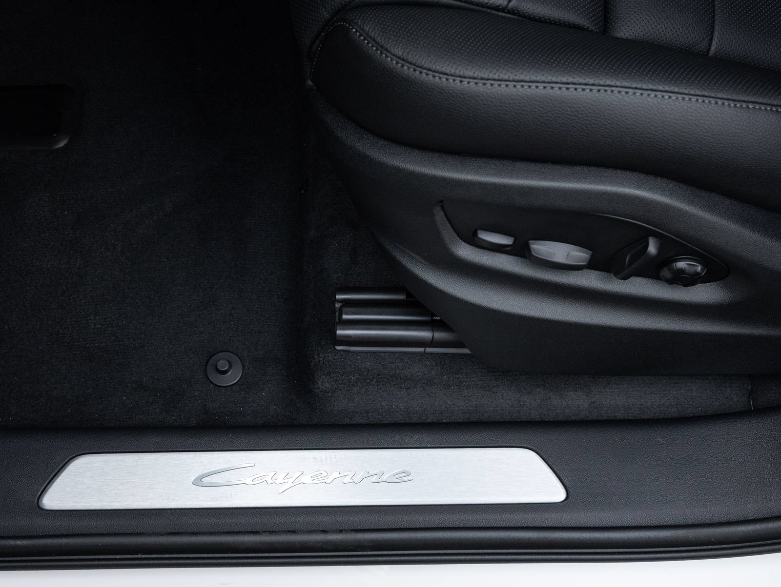 Certified 2026 Porsche Cayenne AWD/4WD image 22