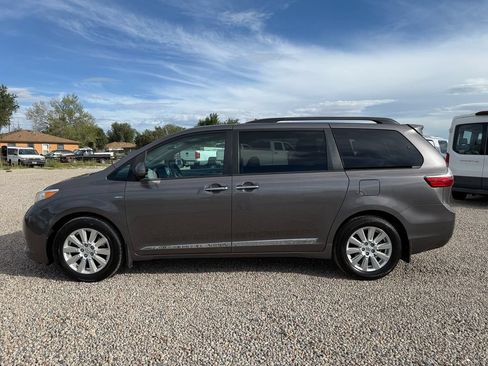 Used 2017 Toyota Sienna XLE w/ XLE Navigation Package AWD/4WD image 6