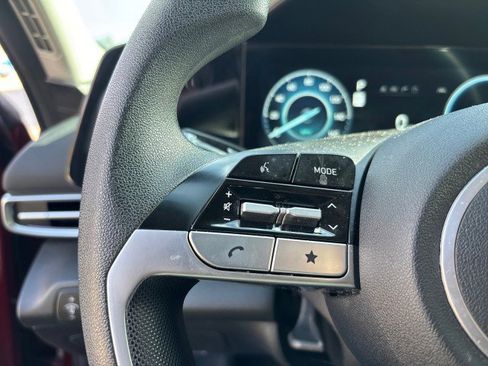 Used 2024 Hyundai Elantra SEL image 16