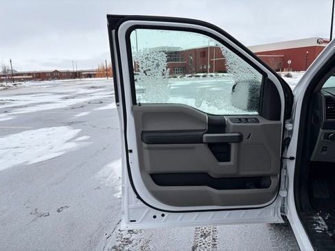 Used 2018 Ford F150 XLT w/ Trailer Tow Package image 4