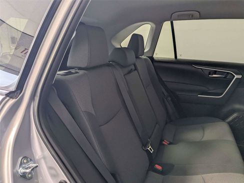 Used 2025 Toyota RAV4 XLE FWD image 27