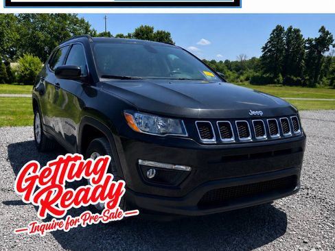 Used 2019 Jeep Compass Latitude w/ Popular Equipment Group AWD/4WD image 1