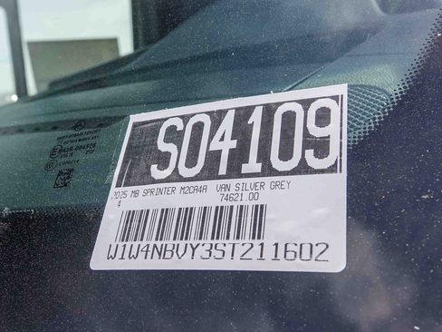 New 2025 Mercedes-Benz Sprinter 2500 image 28