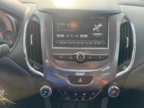 Used 2017 Chevrolet Cruze LT FWD image 11
