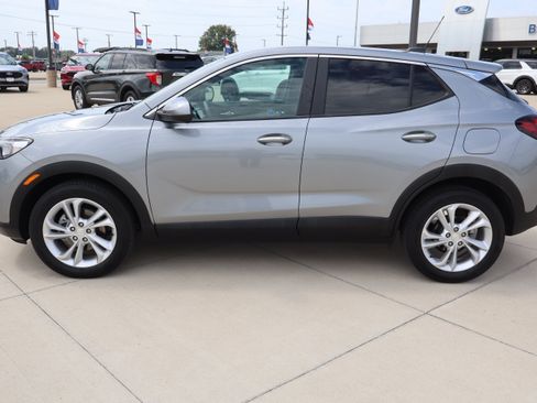Used 2023 Buick Encore GX Preferred w/ Cold Weather Comfort Package FWD image 8