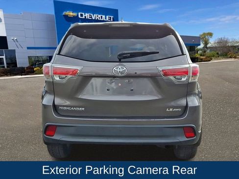 Used 2014 Toyota Highlander LE image 7