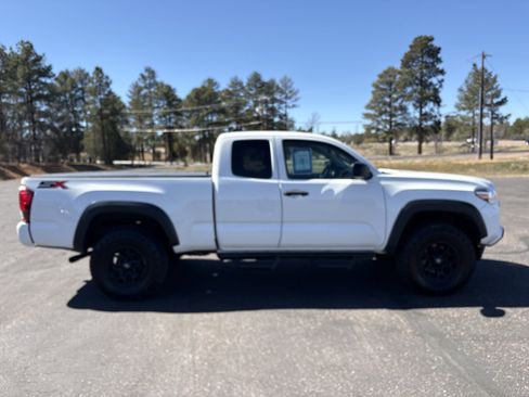 Used 2021 Toyota Tacoma SR w/ SX Package image 6