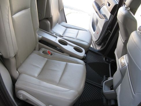 Used 2015 Toyota Highlander Limited Platinum image 36