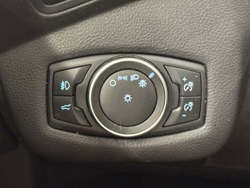 Used 2019 Ford Escape SE FWD image 18