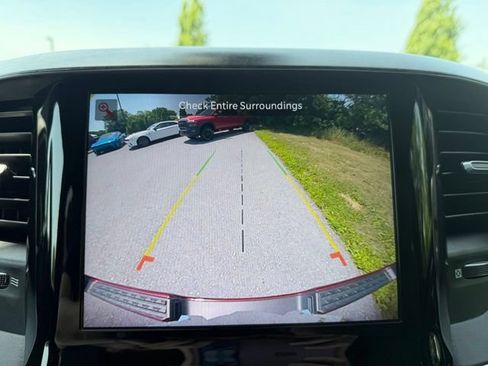 Used 2022 RAM 1500 Big Horn AWD/4WD image 16